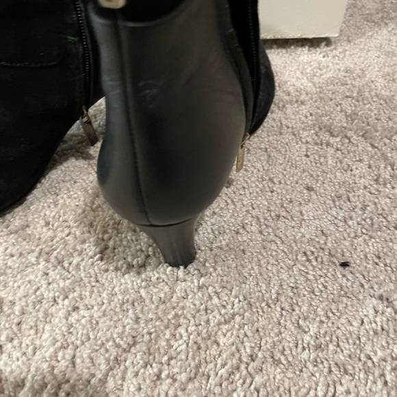 These boots are great. They’re all real leather and suede. - Picture 3 of 3
